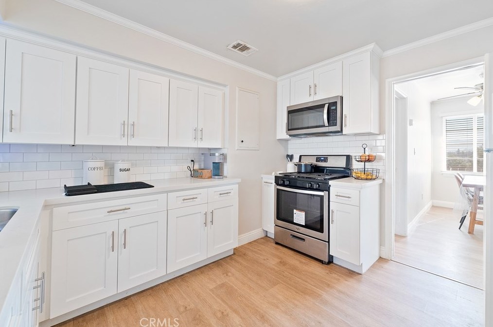 5965 Mountain View Ave, Riverside CA  92504-1572 exterior