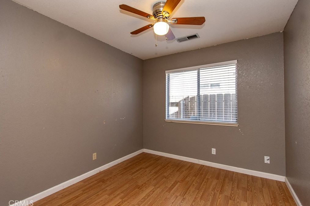 719 Almond Glen Ave, Livingston CA  95334-1875 exterior