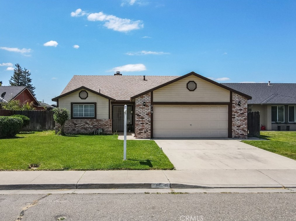 719 Almond Glen Ave, Livingston CA  95334-1875 exterior