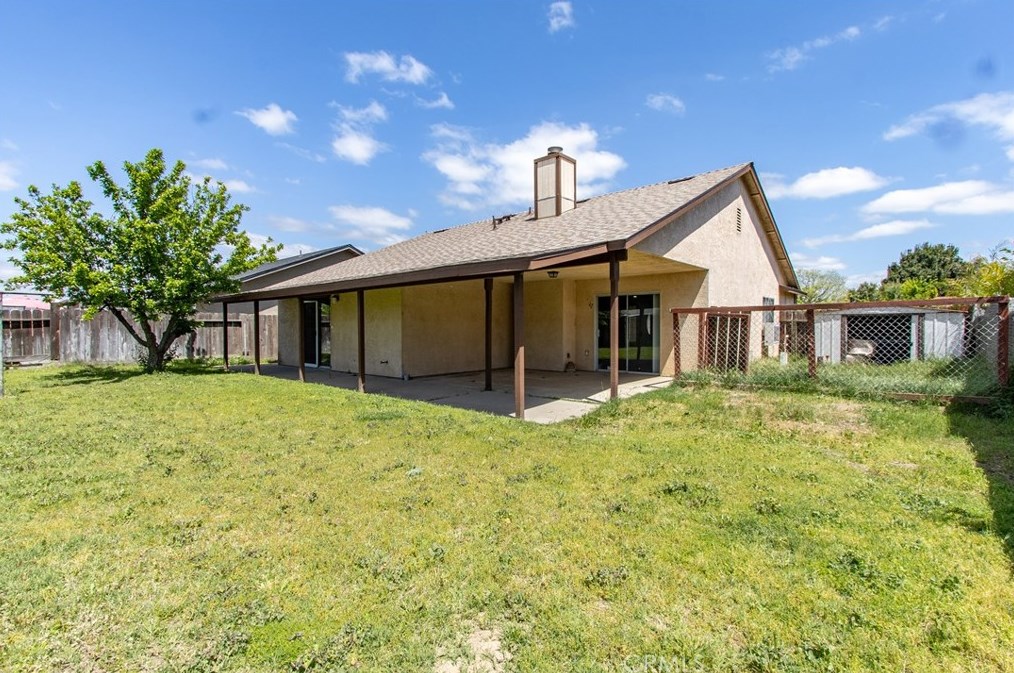 719 Almond Glen Ave, Livingston CA  95334-1875 exterior