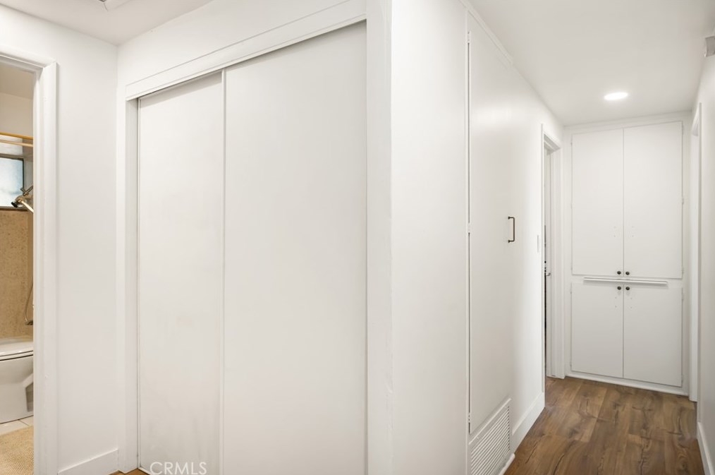 448 Princeton Dr, Costa Mesa CA  92626-6129 exterior