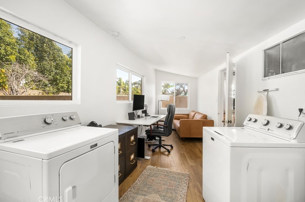 448 Princeton Dr, Costa Mesa CA  92626-6129 exterior