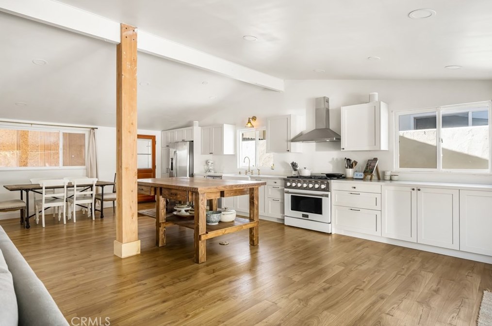 448 Princeton Dr, Costa Mesa CA  92626-6129 exterior