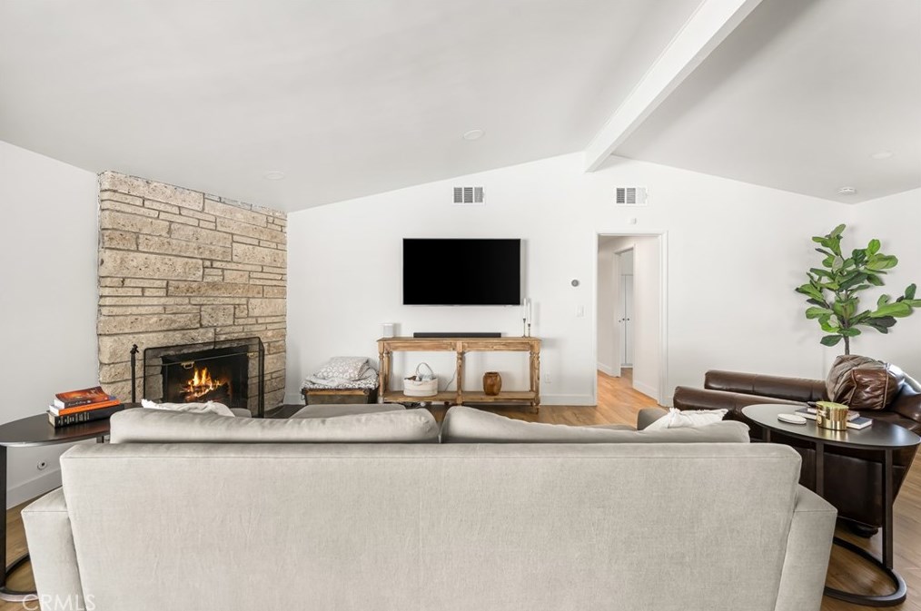 448 Princeton Dr, Costa Mesa CA  92626-6129 exterior