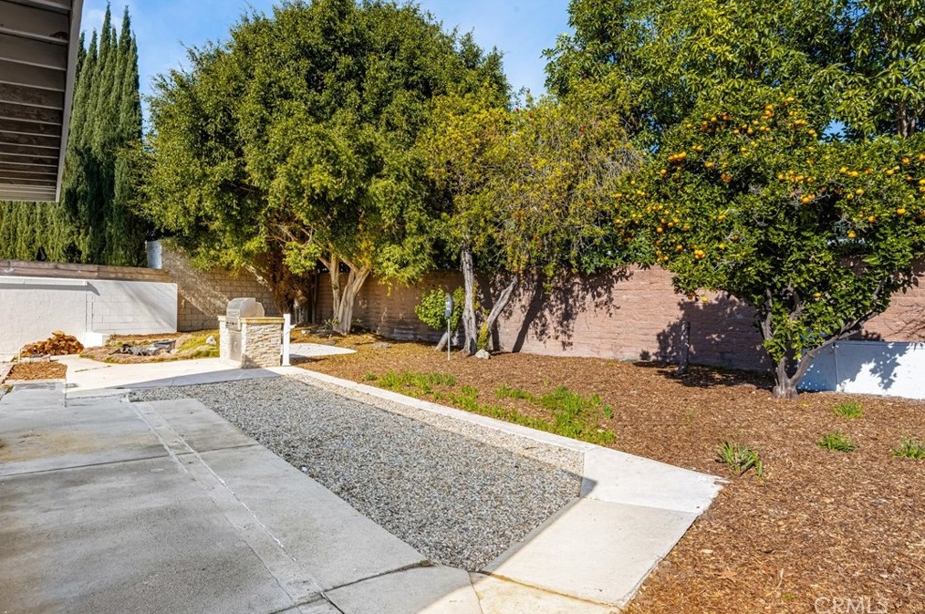 448 Princeton Dr, Costa Mesa CA  92626-6129 exterior