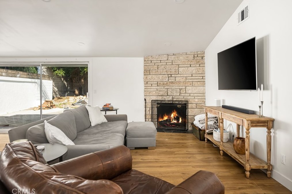 448 Princeton Dr, Costa Mesa CA  92626-6129 exterior