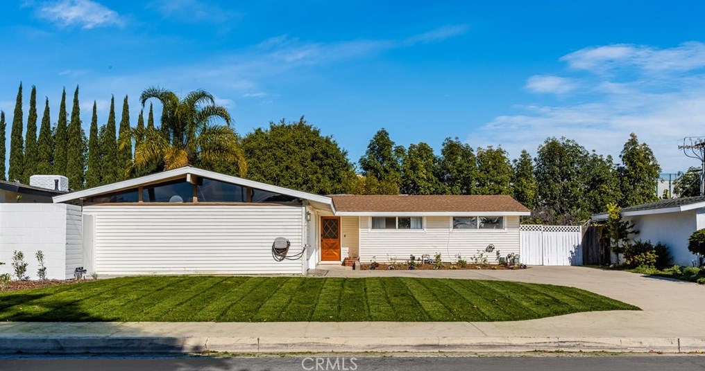 448 Princeton Dr, Costa Mesa CA  92626-6129 exterior