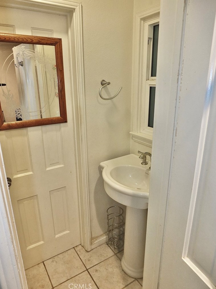5416 Harvey Way, Long Beach CA  90808-1453 exterior