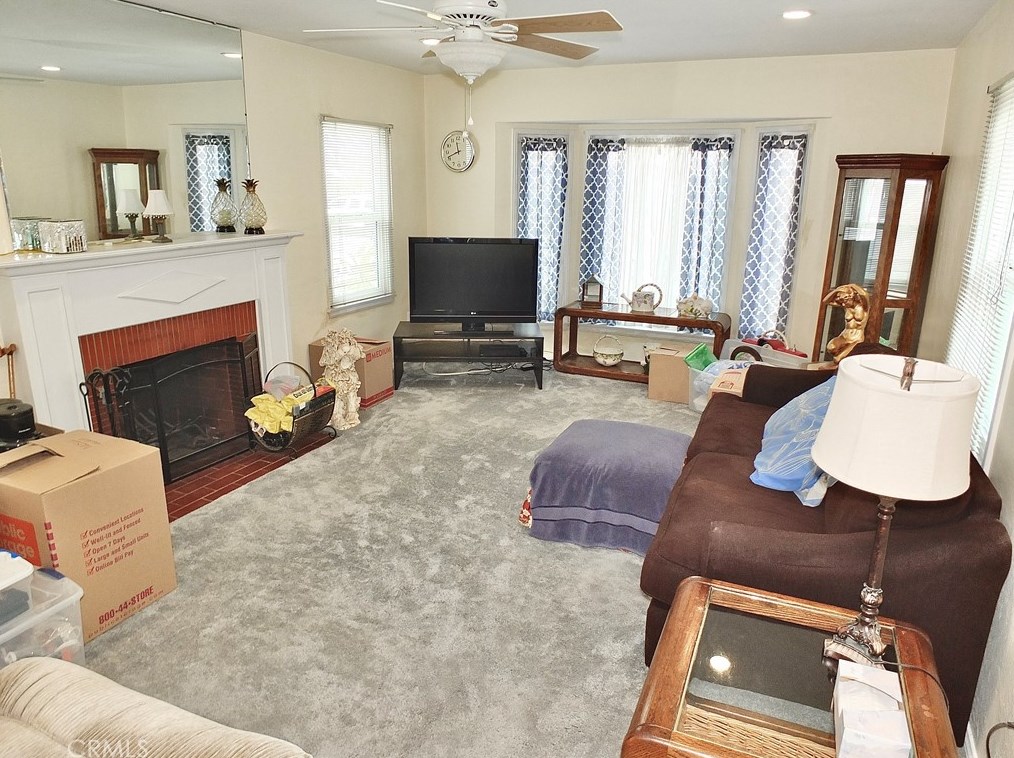 5416 Harvey Way, Long Beach CA  90808-1453 exterior