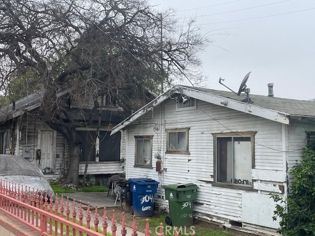304 Lorena St, Los Angeles CA  90063-2833 exterior