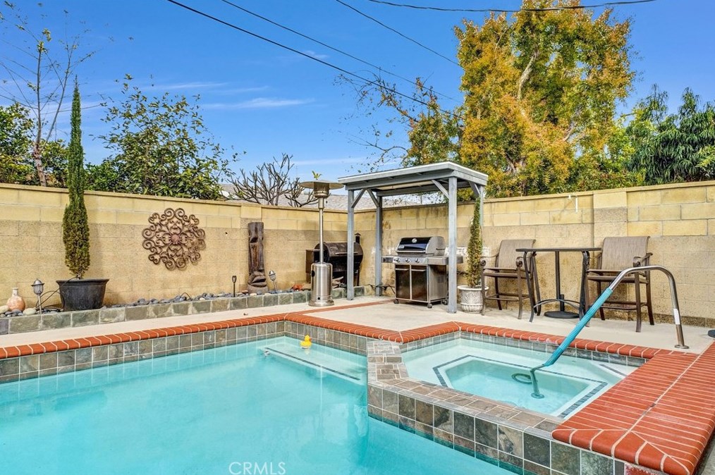 2535 Strong Pl, Anaheim CA  92806-5019 exterior