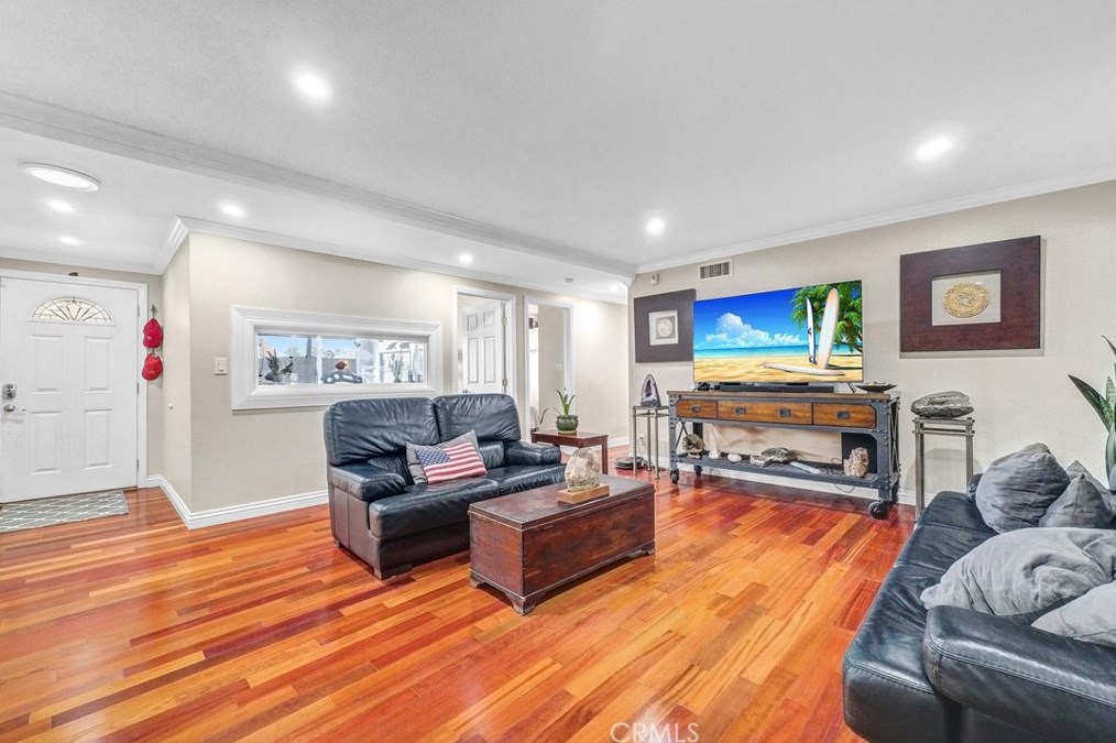 2535 Strong Pl, Anaheim CA  92806-5019 exterior