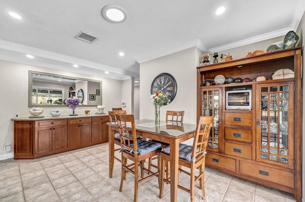 2535 Strong Pl, Anaheim CA  92806-5019 exterior