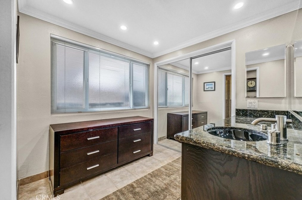 2535 Strong Pl, Anaheim CA  92806-5019 exterior