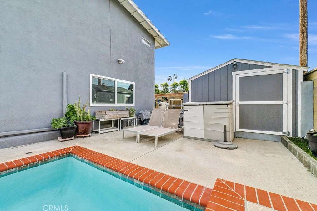 2535 Strong Pl, Anaheim CA  92806-5019 exterior