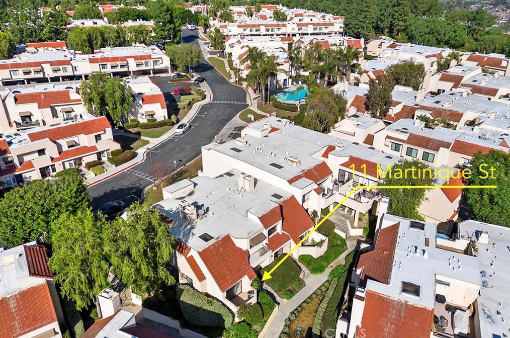 11 Martinique St, Laguna Beach CA  92677-5805 exterior