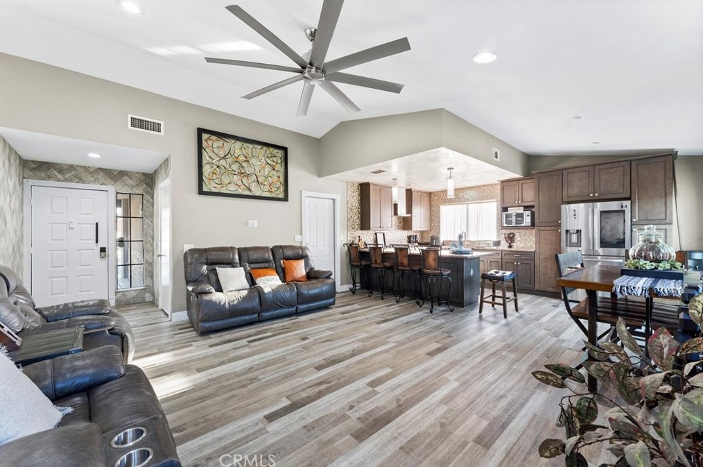 4254 Manx Ct, Riverside CA  92503-3155 exterior