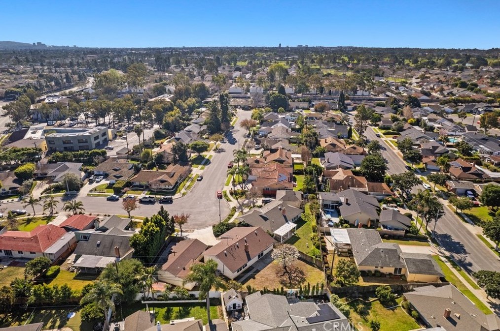 2859 Serang Pl, Costa Mesa CA  92626-4826 exterior