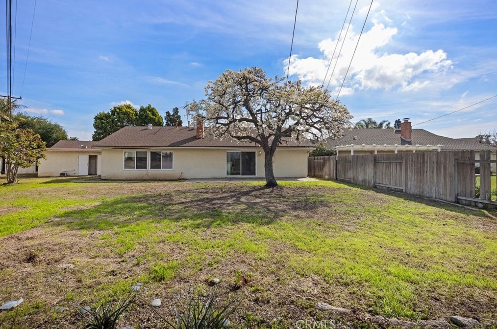 2859 Serang Pl, Costa Mesa CA  92626-4826 exterior