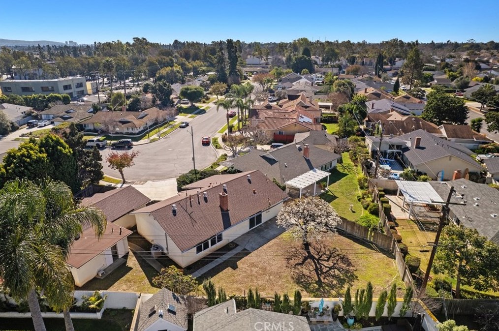 2859 Serang Pl, Costa Mesa CA  92626-4826 exterior