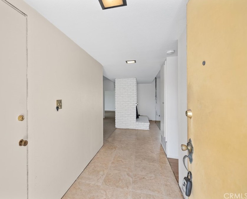 2859 Serang Pl, Costa Mesa CA  92626-4826 exterior