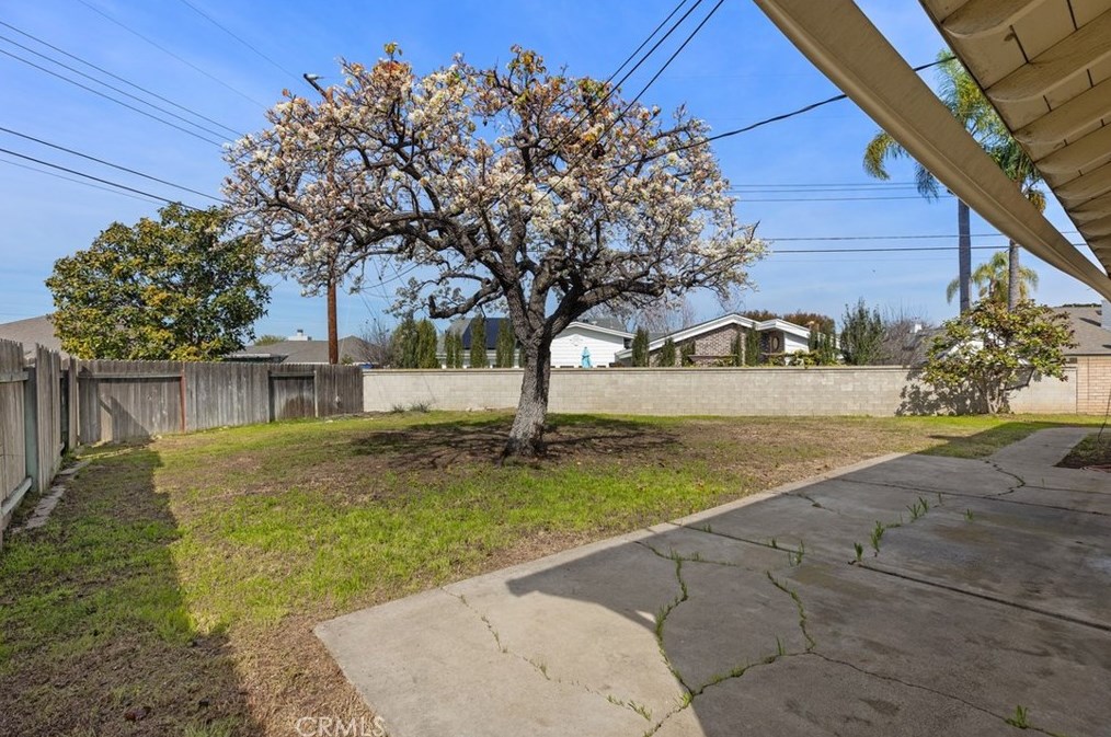 2859 Serang Pl, Costa Mesa CA  92626-4826 exterior