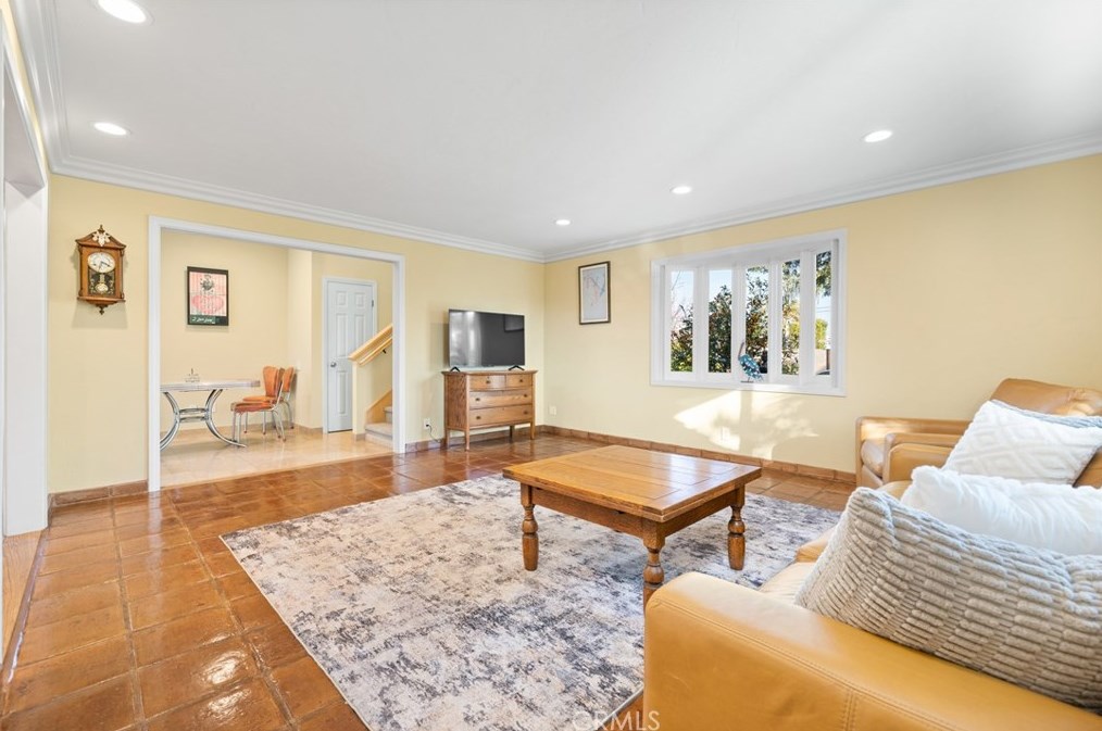 3119 Gibraltar Ave, Costa Mesa CA  92626-2309 exterior