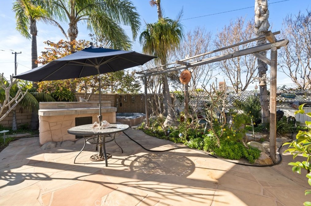 3119 Gibraltar Ave, Costa Mesa CA  92626-2309 exterior