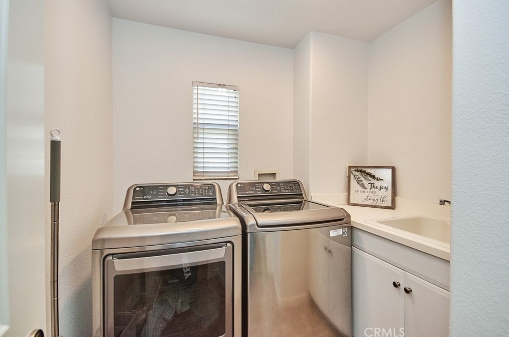 8326 Edgewood St, Chino CA  91708-9325 exterior