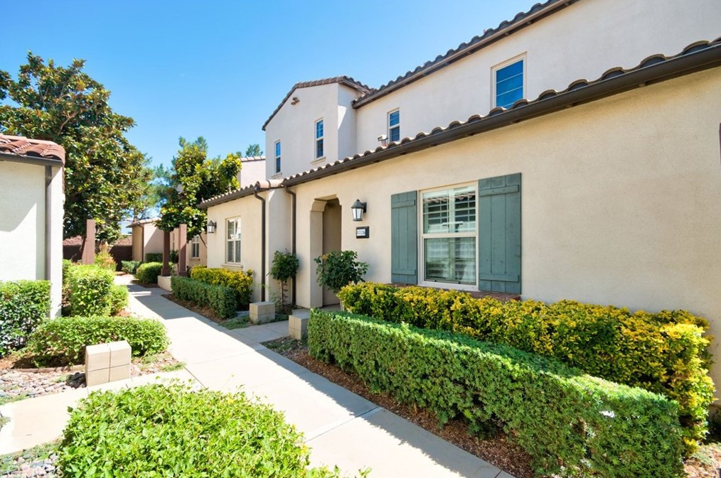 8326 Edgewood St, Chino CA  91708-9325 exterior