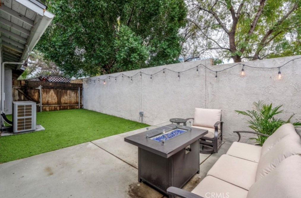 9072 Chaucer Cir, Riverside CA  92503-5739 exterior