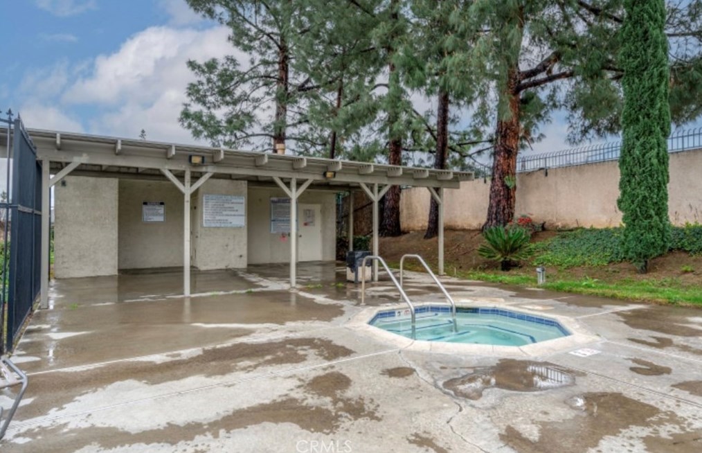 9072 Chaucer Cir, Riverside CA  92503-5739 exterior