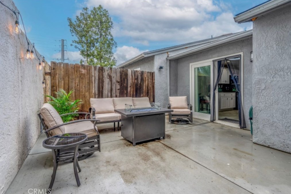 9072 Chaucer Cir, Riverside CA  92503-5739 exterior