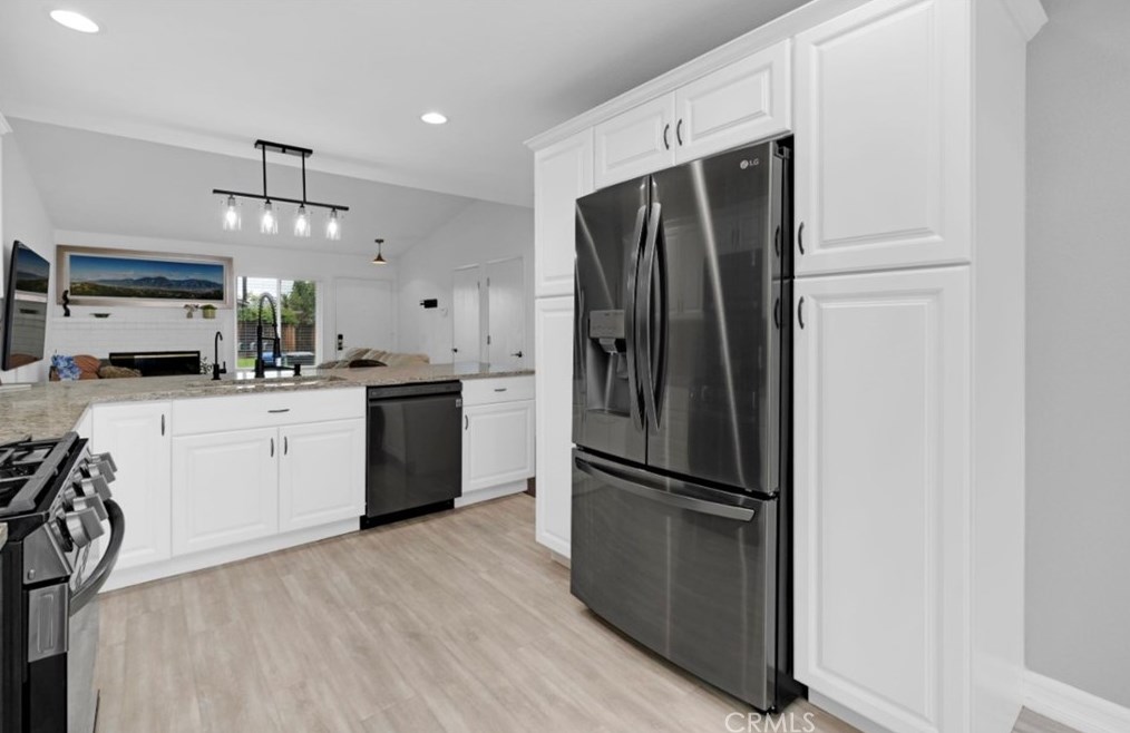 9072 Chaucer Cir, Riverside CA  92503-5739 exterior