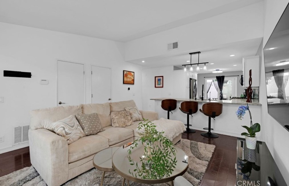 9072 Chaucer Cir, Riverside CA  92503-5739 exterior