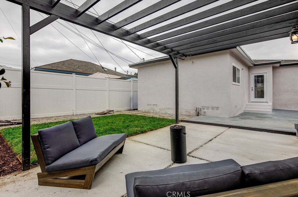 13226 Jefferson Ave, Hawthorne CA  90250-5927 exterior