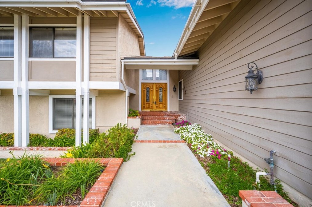 13242 La Quinta St, La Mirada CA  90638-3434 exterior