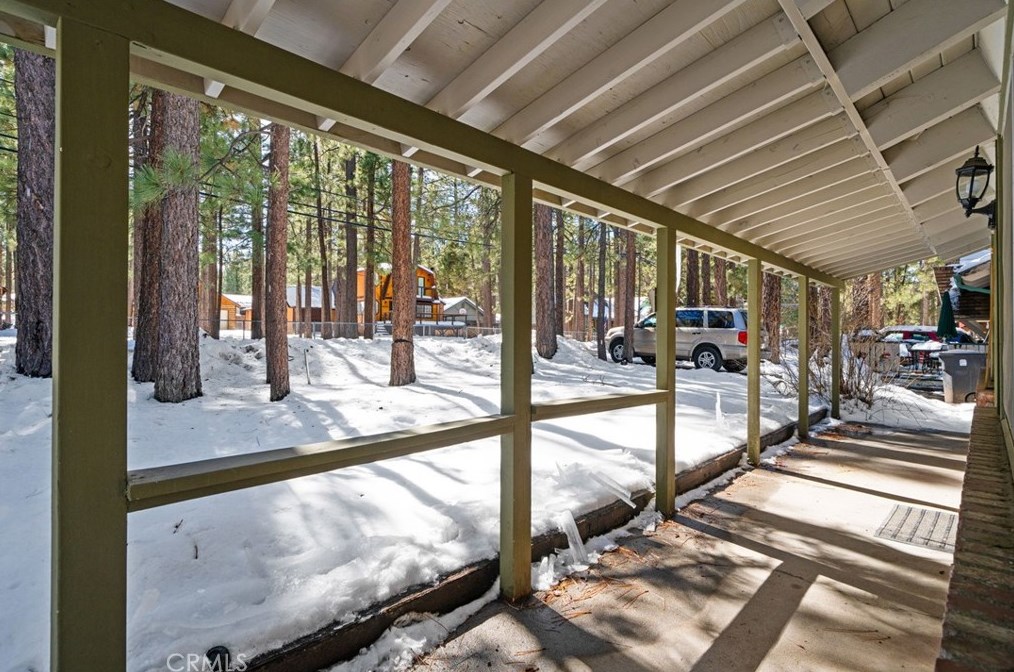 813 Sugarloaf Blvd, Big Bear City CA  92314-9352 exterior