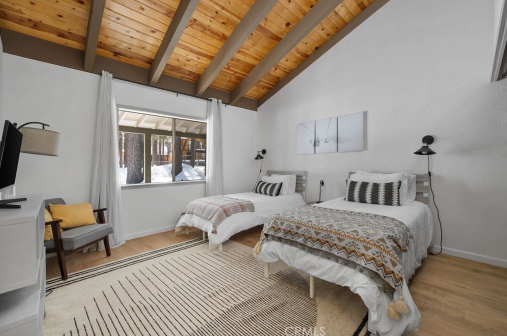 813 Sugarloaf Blvd, Big Bear City CA  92314-9352 exterior