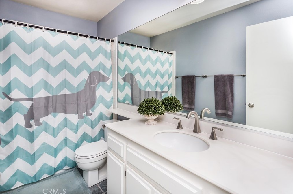 3227 Vineyard Way, Riverside CA  92503-5470 exterior