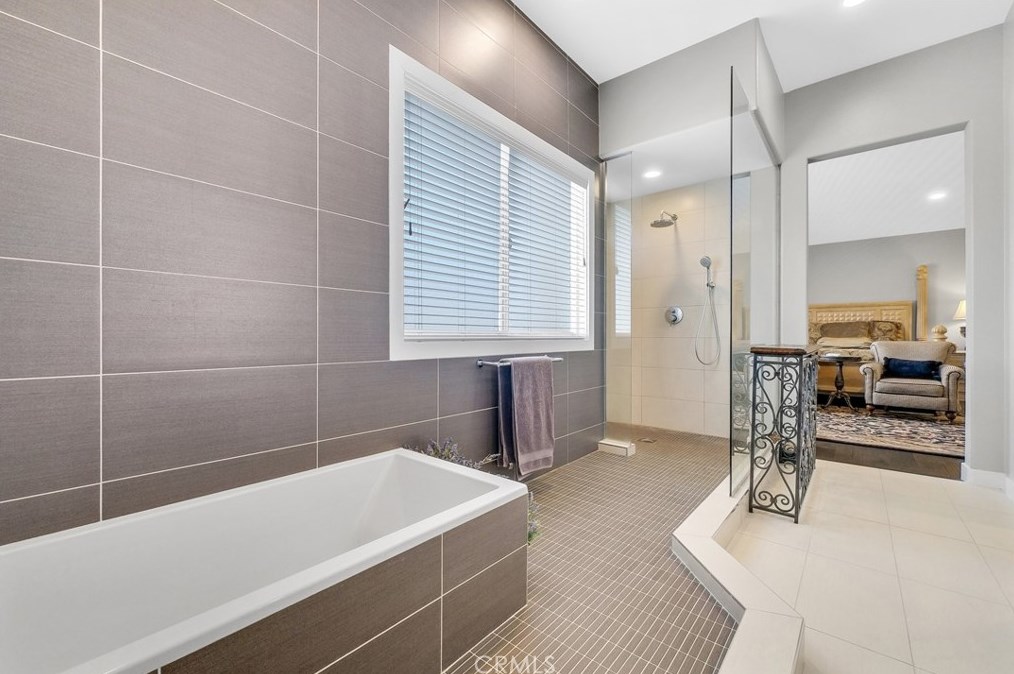 10 Waterside Cv, Buena Park CA  90621-1664 exterior