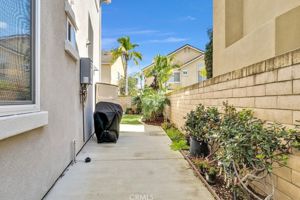 10 Waterside Cv, Buena Park CA  90621-1664 exterior