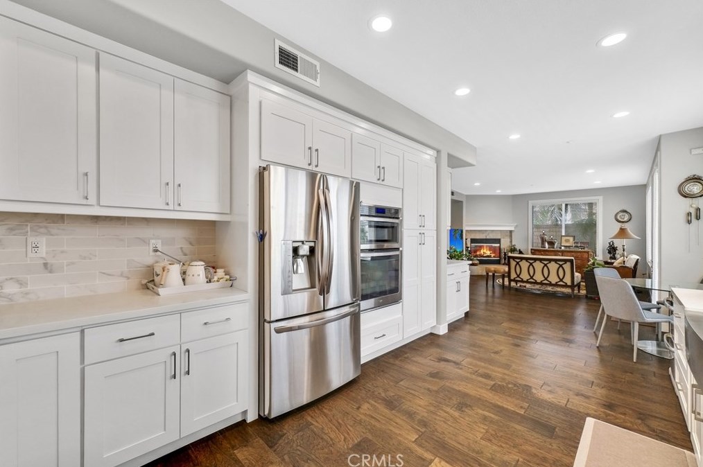 10 Waterside Cv, Buena Park CA  90621-1664 exterior