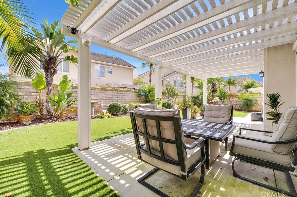 10 Waterside Cv, Buena Park CA  90621-1664 exterior