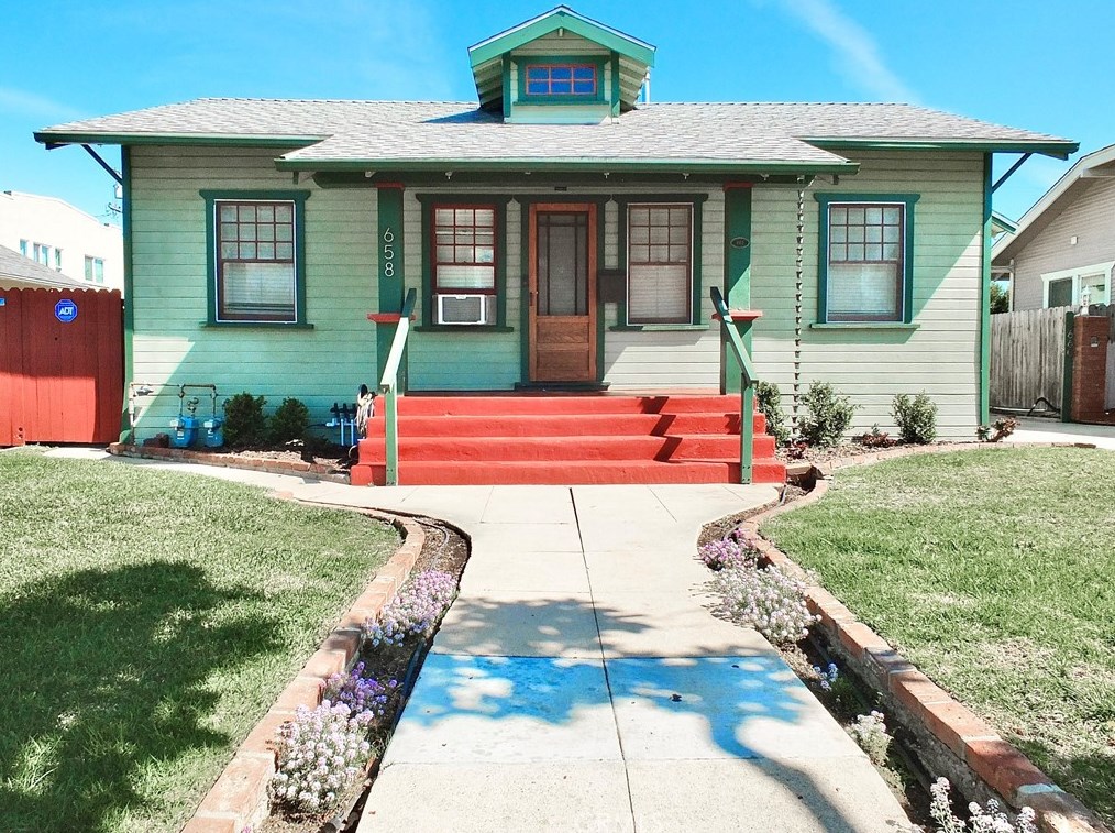 658 Euclid Ave, Long Beach CA  90814-1611 exterior