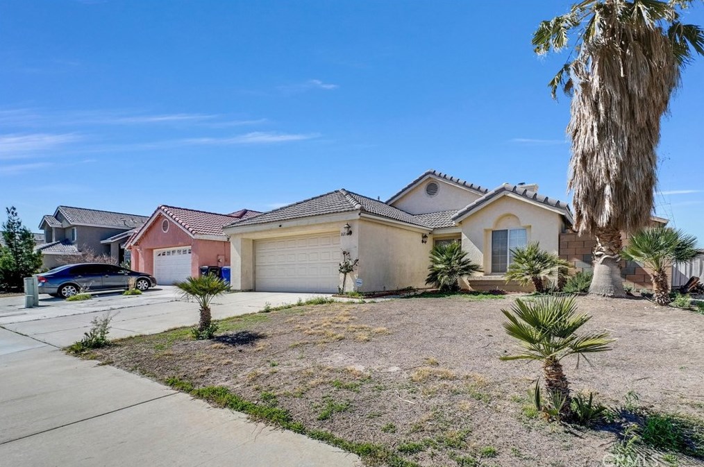 16352 Manchester St, Victorville CA  92394-1588 exterior