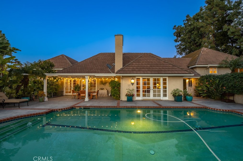 255 Owens Dr, Anaheim CA  92808-1327 exterior