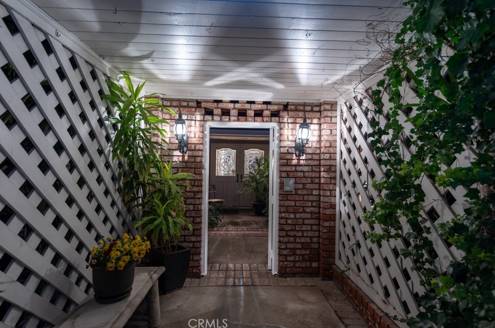 255 Owens Dr, Anaheim CA  92808-1327 exterior