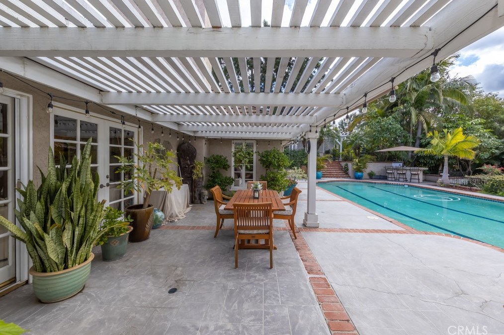 255 Owens Dr, Anaheim CA  92808-1327 exterior