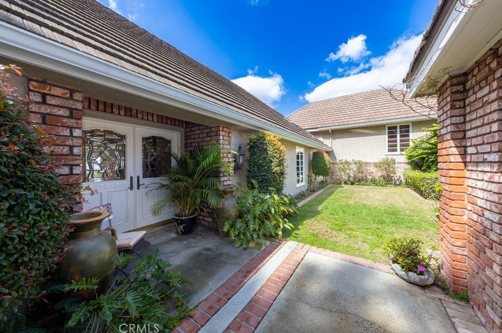 255 Owens Dr, Anaheim CA  92808-1327 exterior